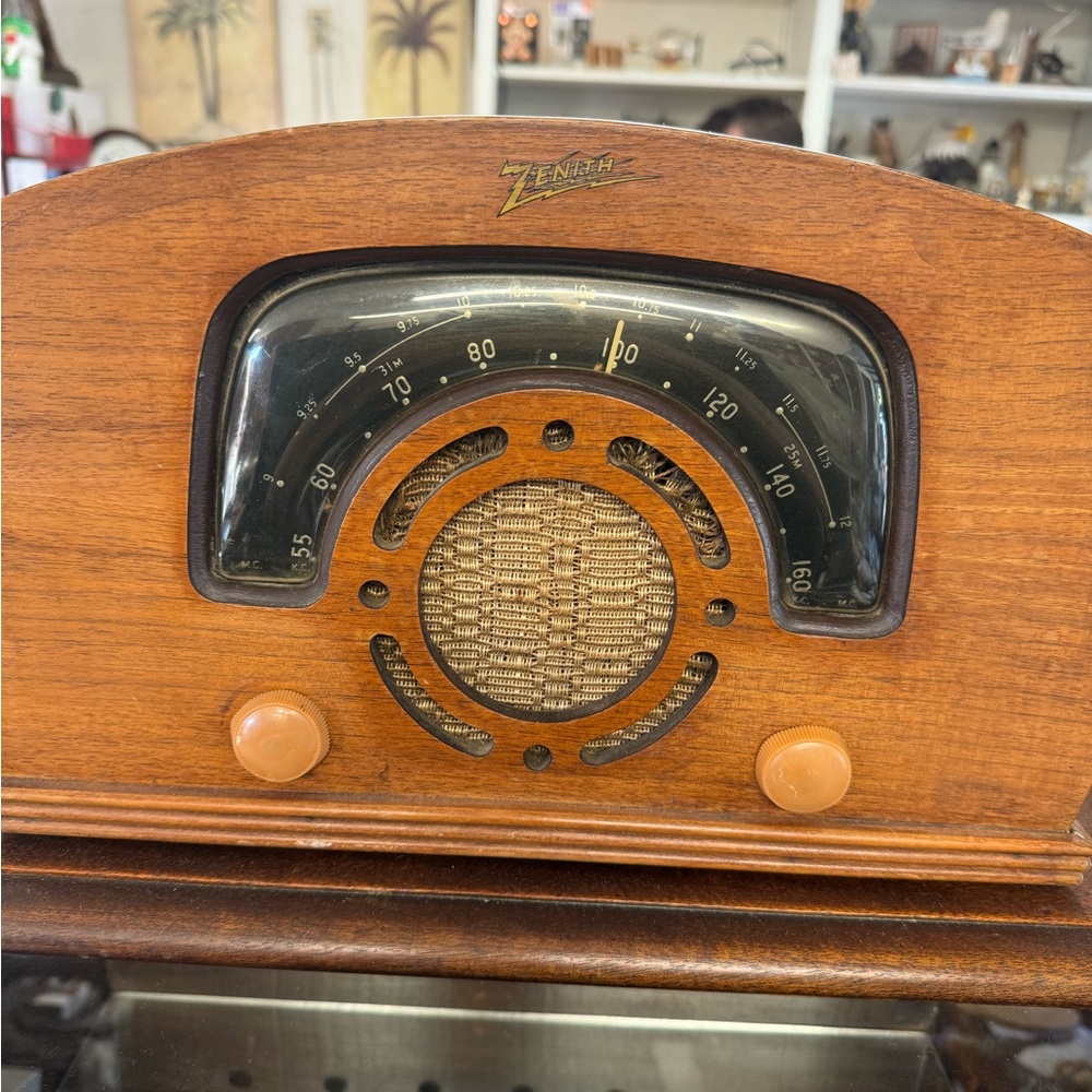 Zenith Classic Brown Radio with Orange Accents